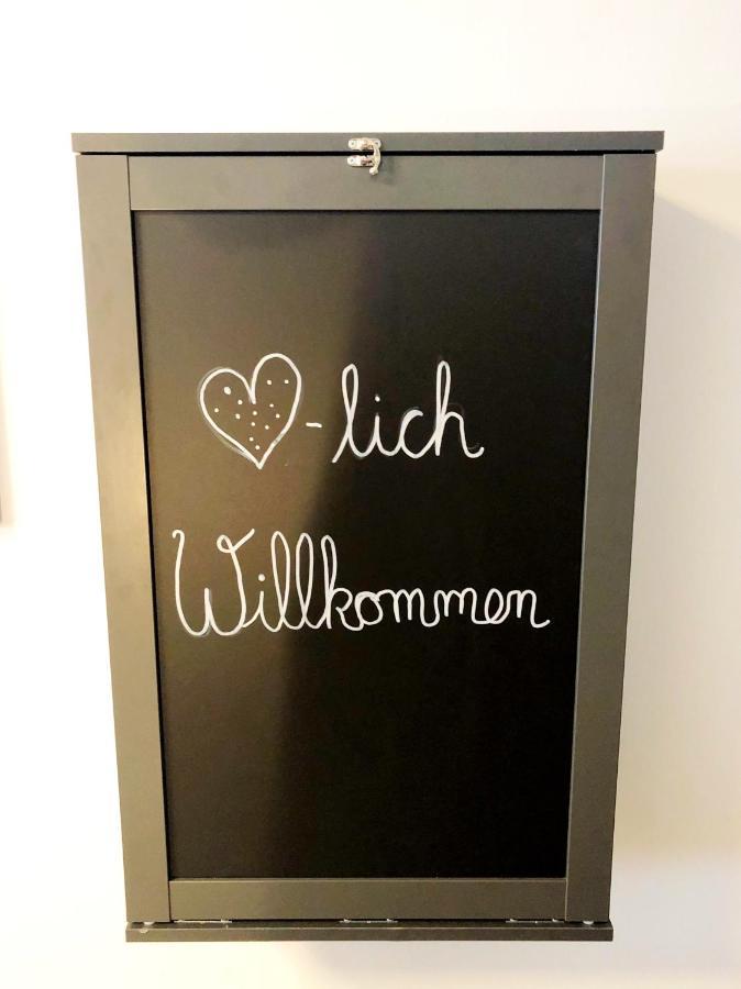 Lisas Gaestehaus Neckartenzlingen Buitenkant foto