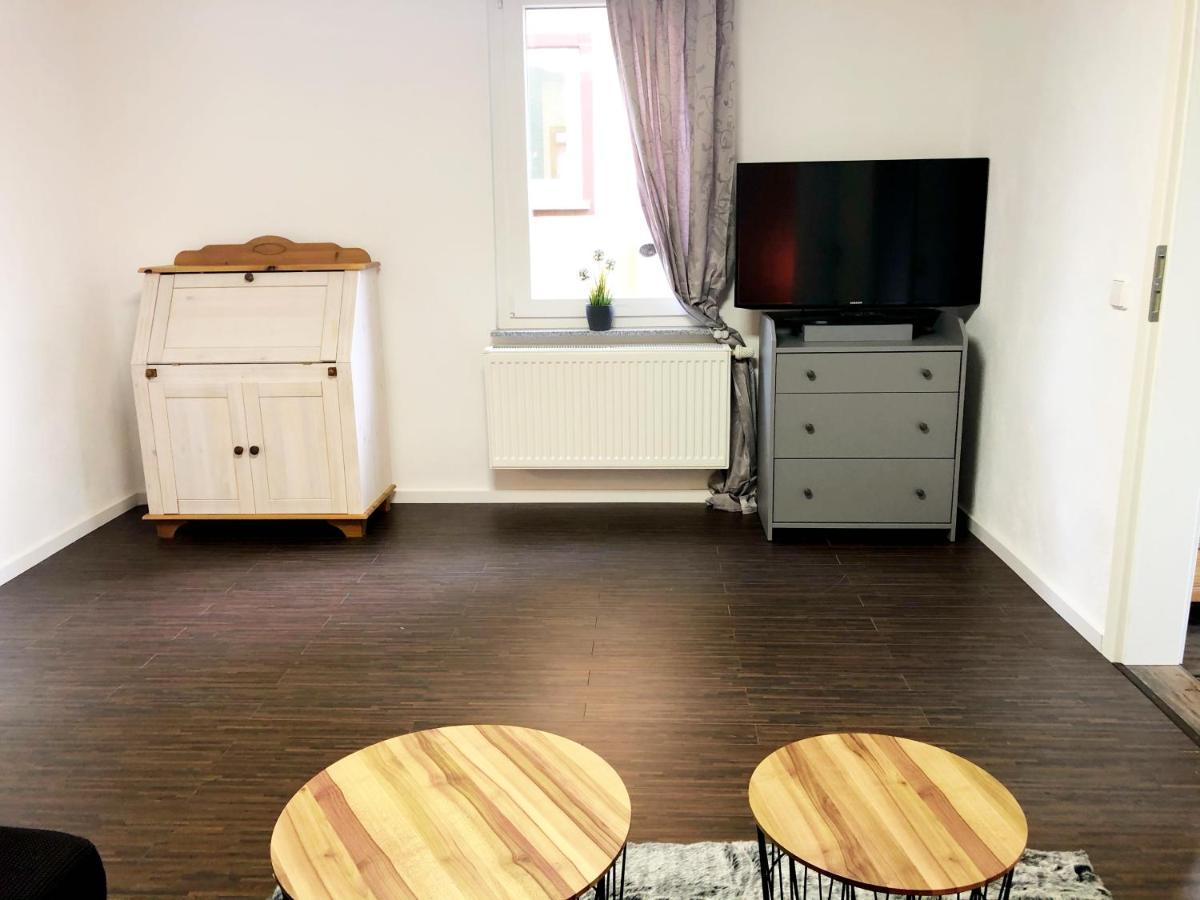 Lisas Gaestehaus Neckartenzlingen Buitenkant foto