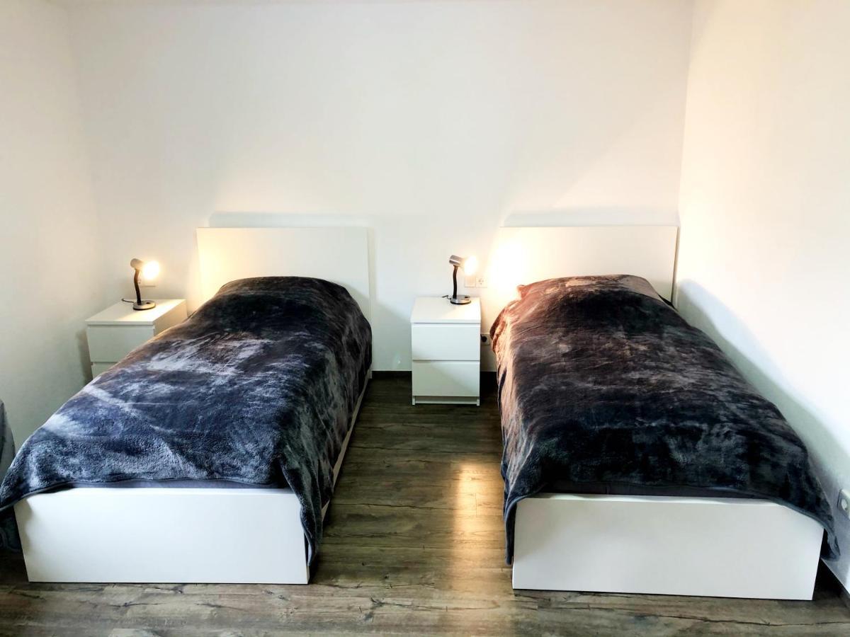 Lisas Gaestehaus Neckartenzlingen Buitenkant foto