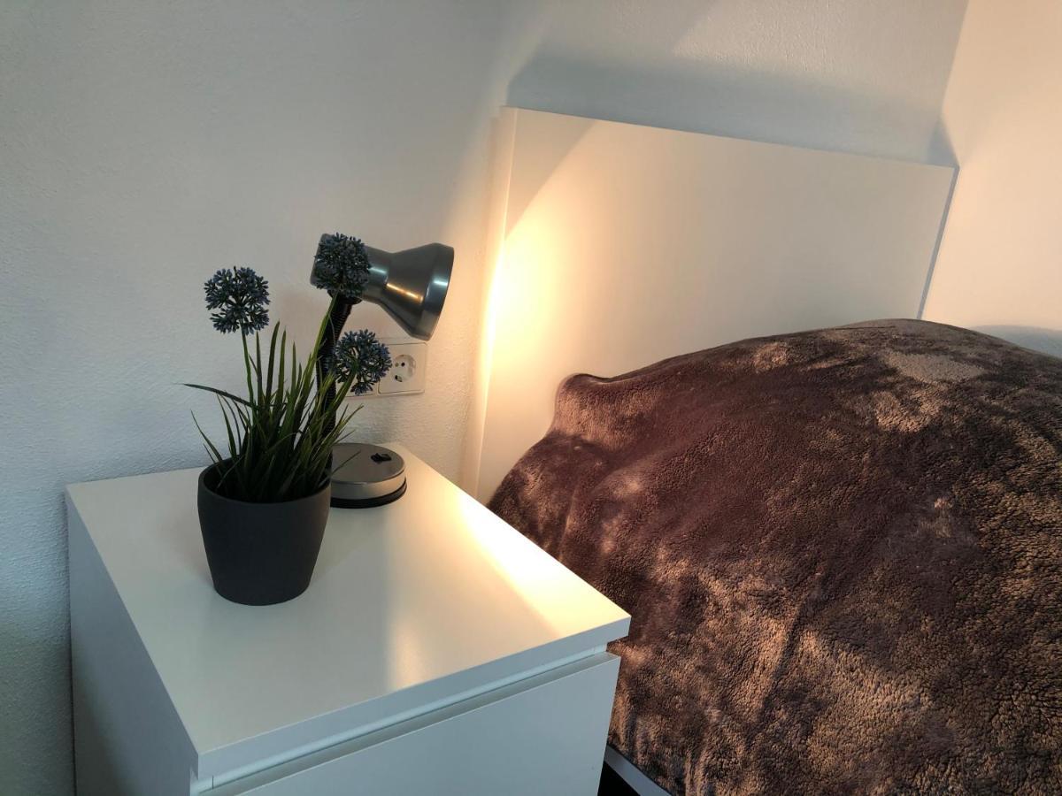 Lisas Gaestehaus Neckartenzlingen Buitenkant foto